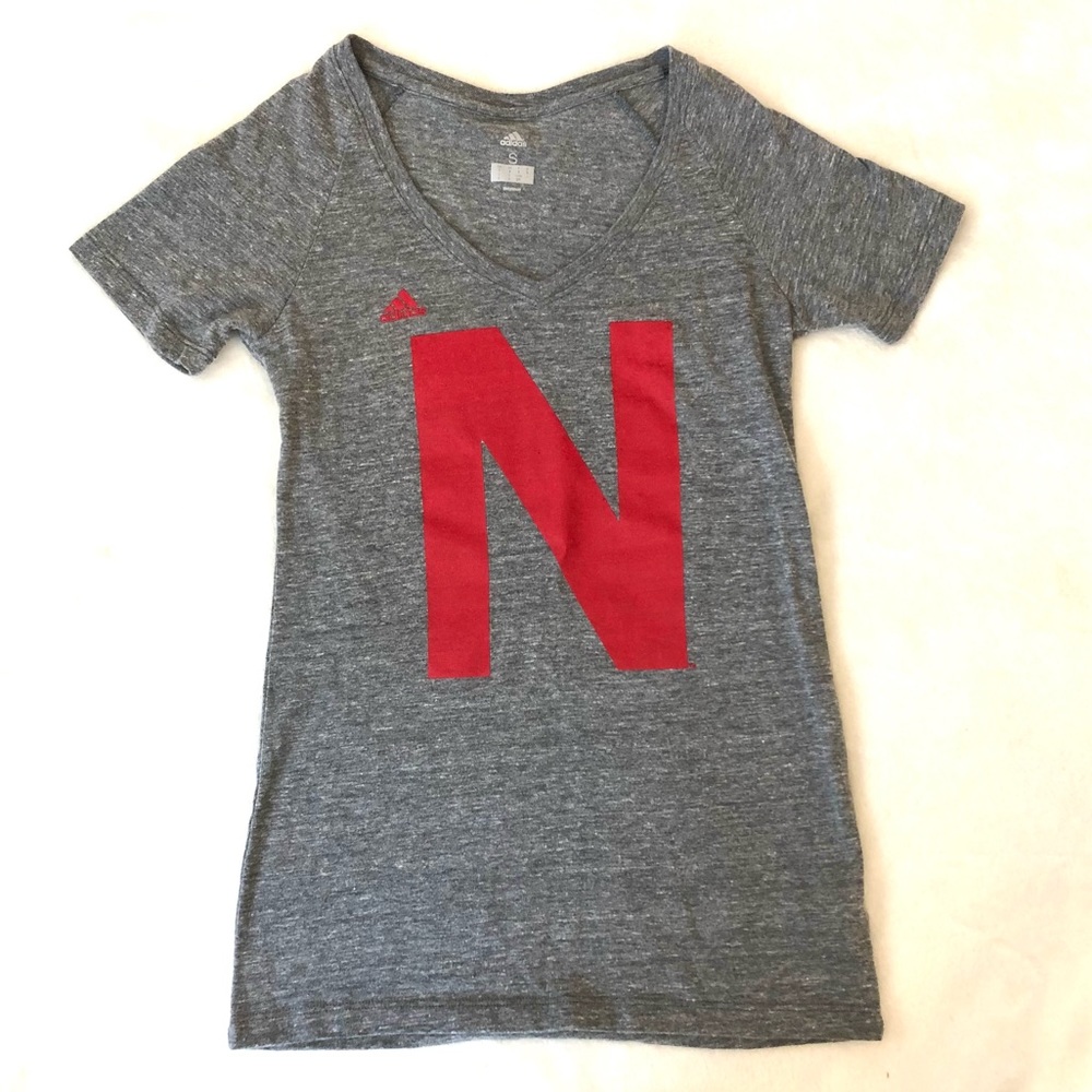 Adidas Short Sleeved Gray Fitted Nebraska T-Shirt size Small